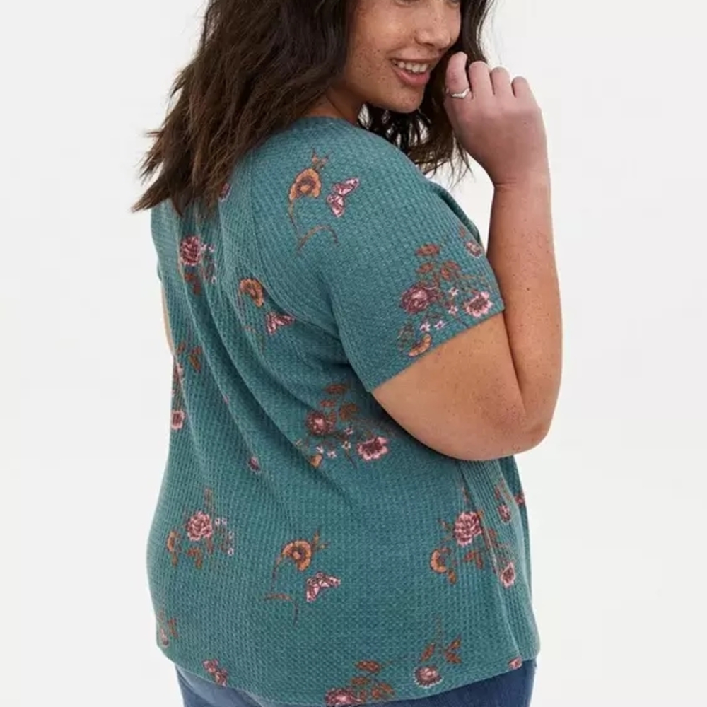 Classic Fit Waffle Crew Neck Raglan Tee - Picture 4 of 6